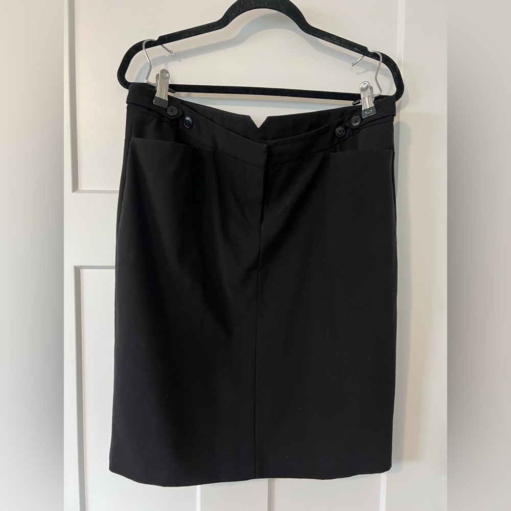 EUC Norma Kamali Black Pleat Fan Vent Knee Length Skirt Size 12